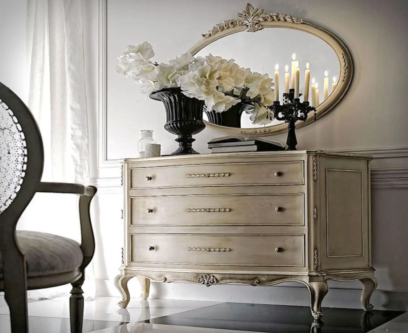 Luxury accessories in Florentine style - Chest of drawers Chiara Collection
