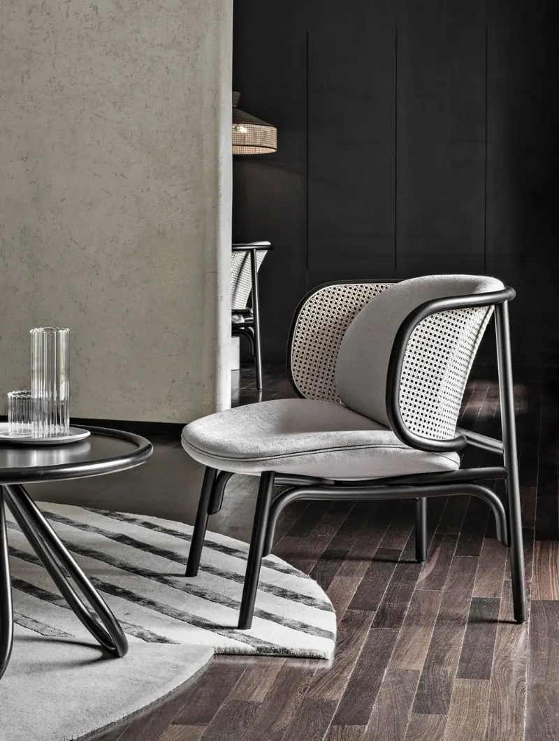 Suzenne lounge chair design by Chiara Andreatti