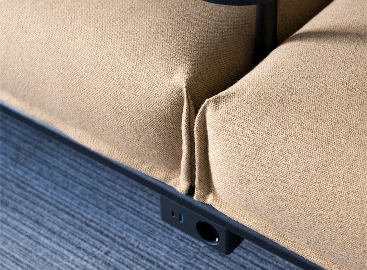 ASKIA - Ripple Sofa Detail 3