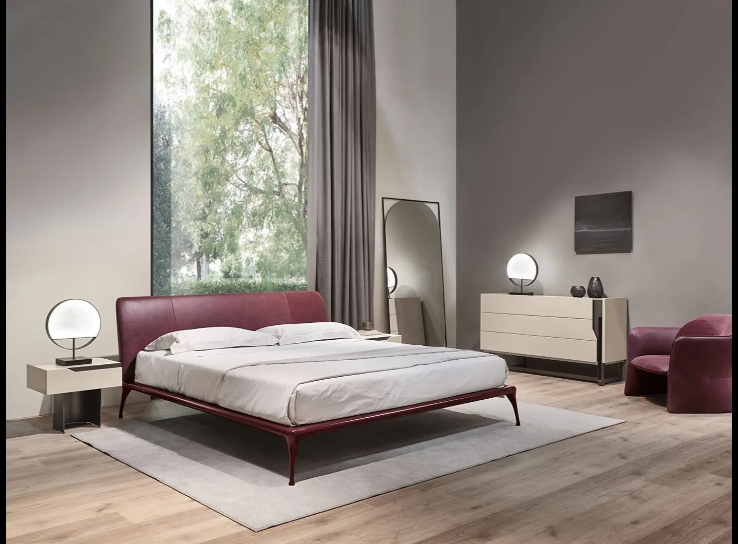 Cantori: letto Iseo, gruppo Mirage, poltrona Karina