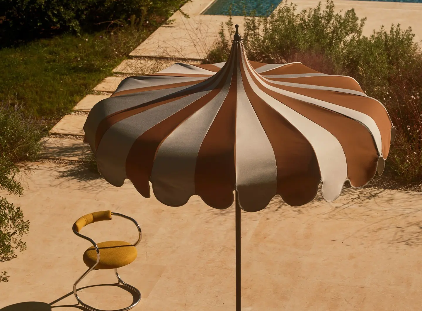 CREMA OUTDOOR - iconic Pagoda