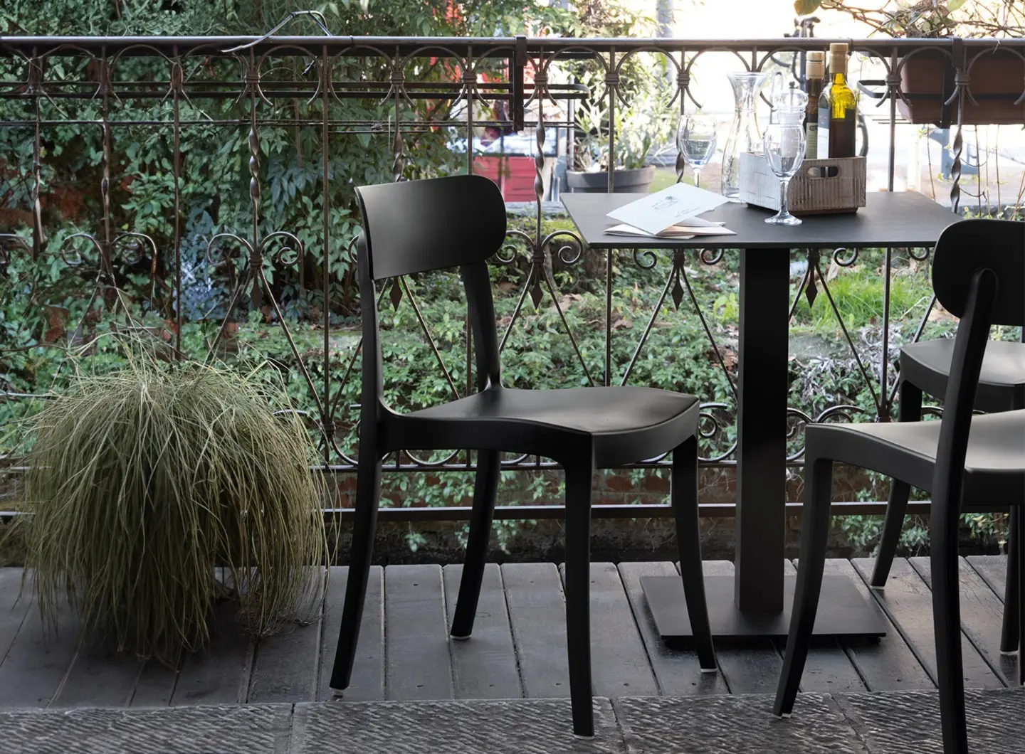 Locanda_CB2329_P15_nero_opaco_Cocktail_CB4760_B40_P15_nero_opaco_Cocktail_CB4762_Q70BK_P421_nero_1440X1060_px.jpg