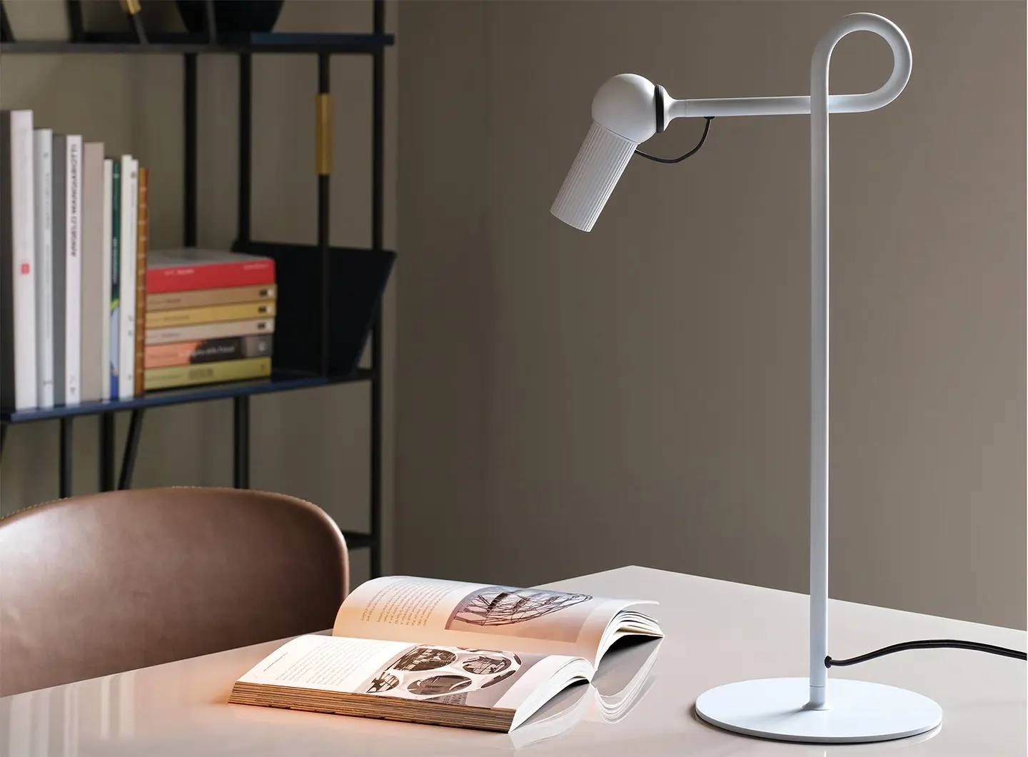 KDLN - Bird Table white