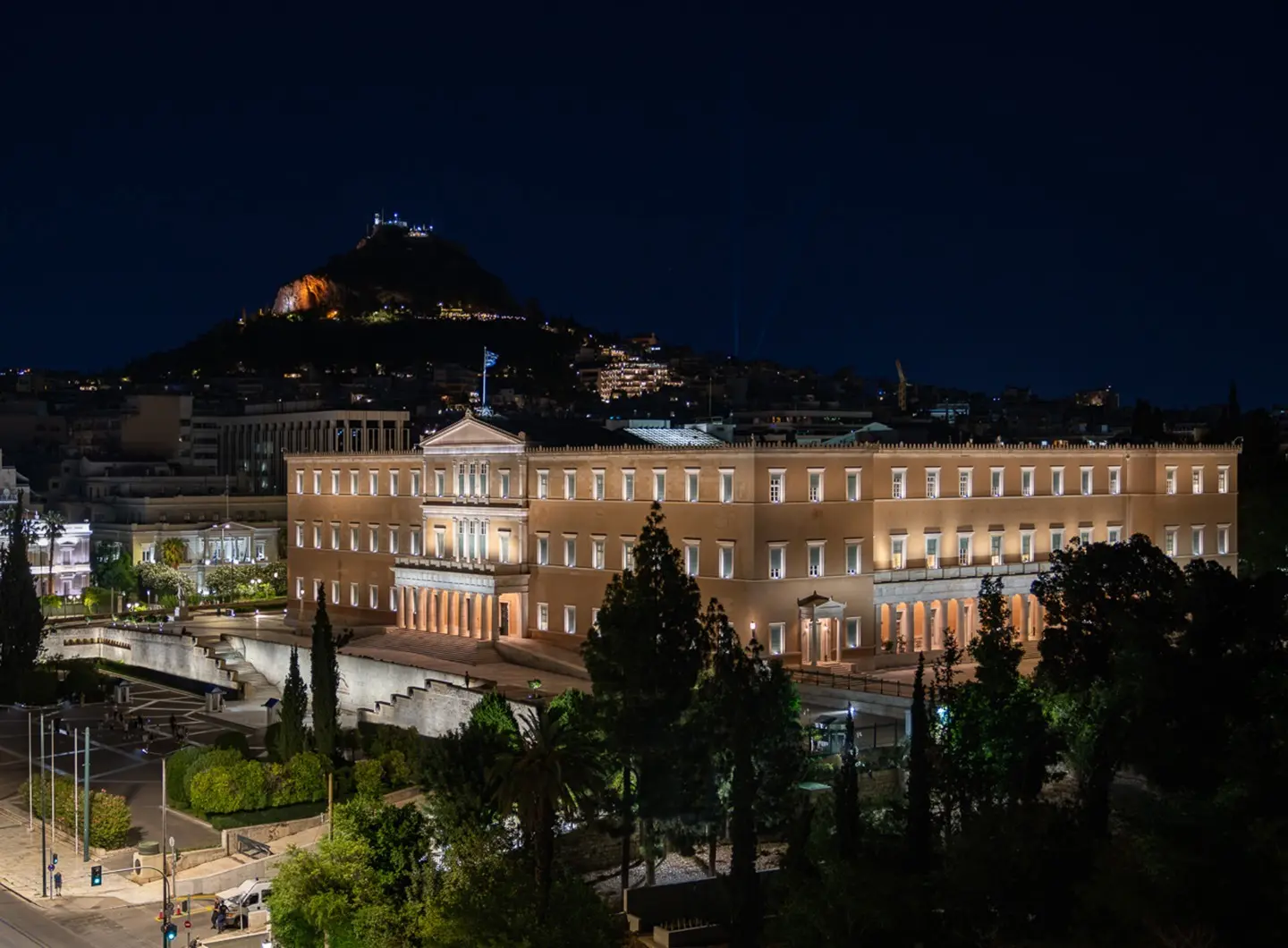 illuminazione-parlamento-atene-lucelight