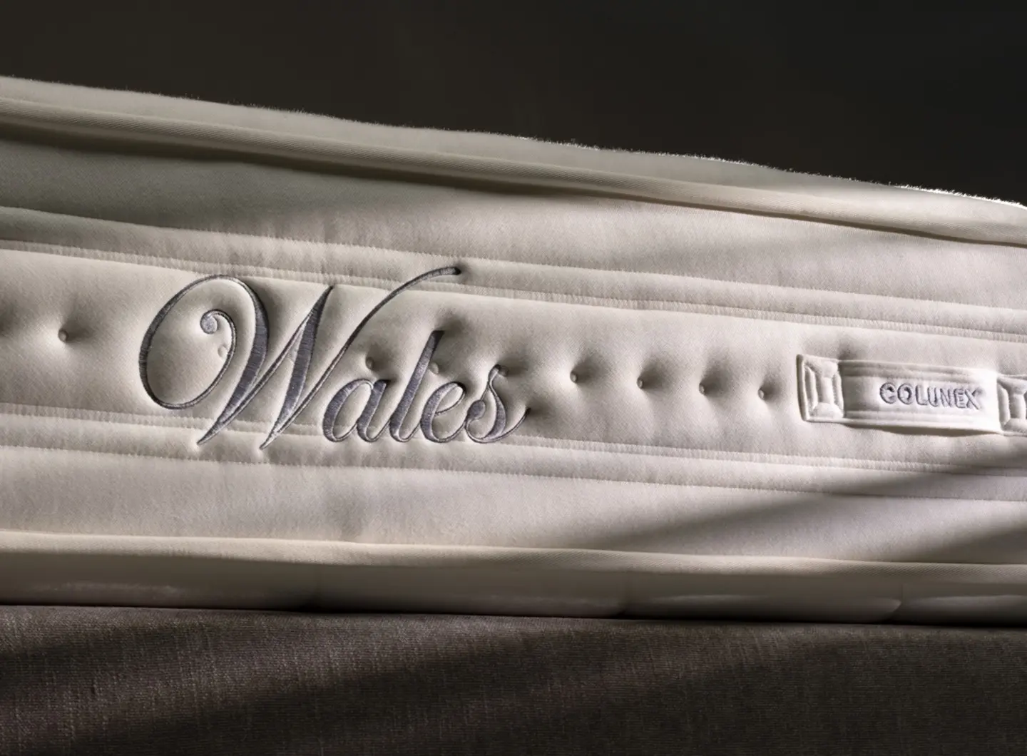colunex_wales_mattress.jpg