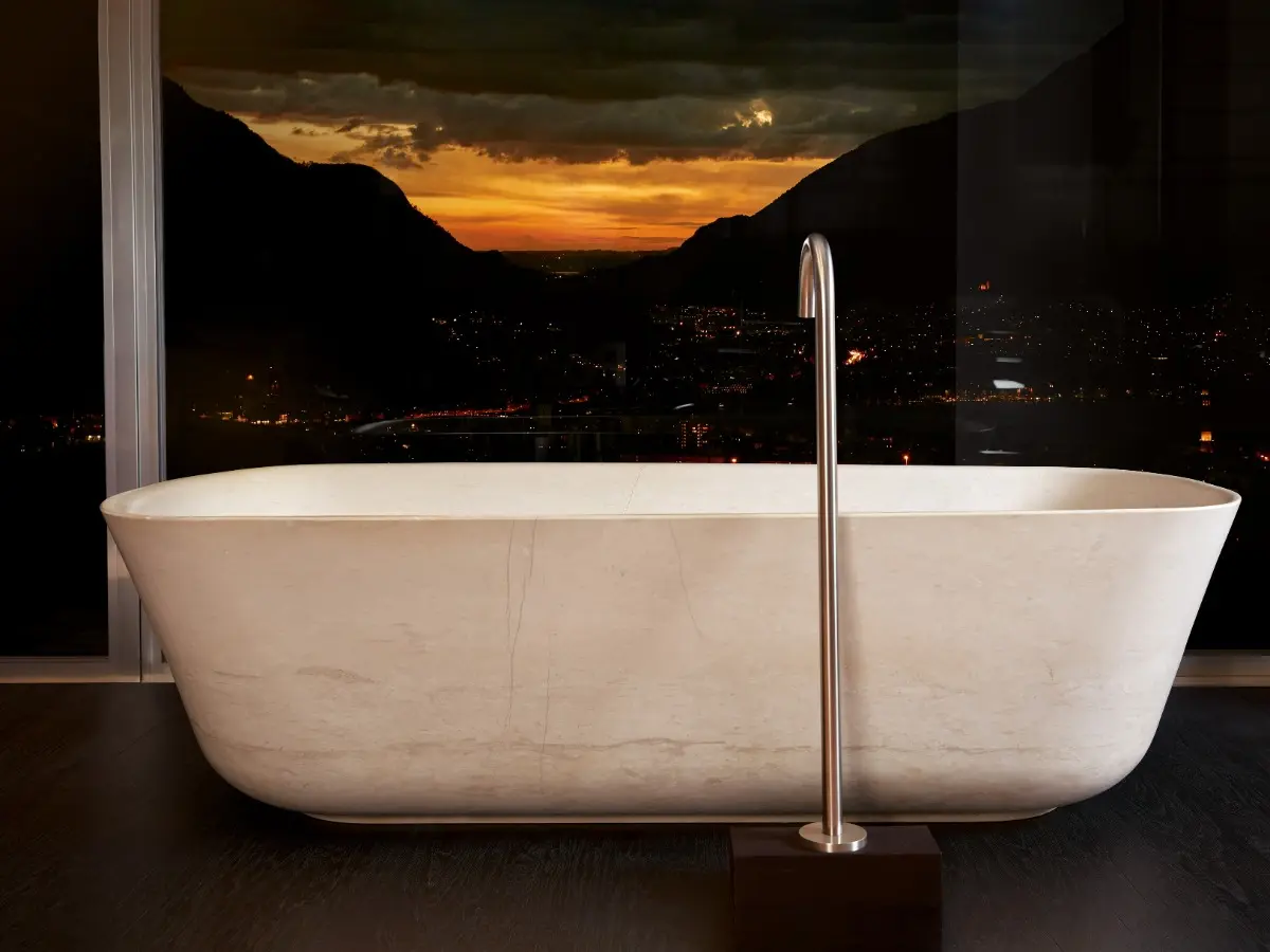 Apulia_Bathtub__2_.jpg