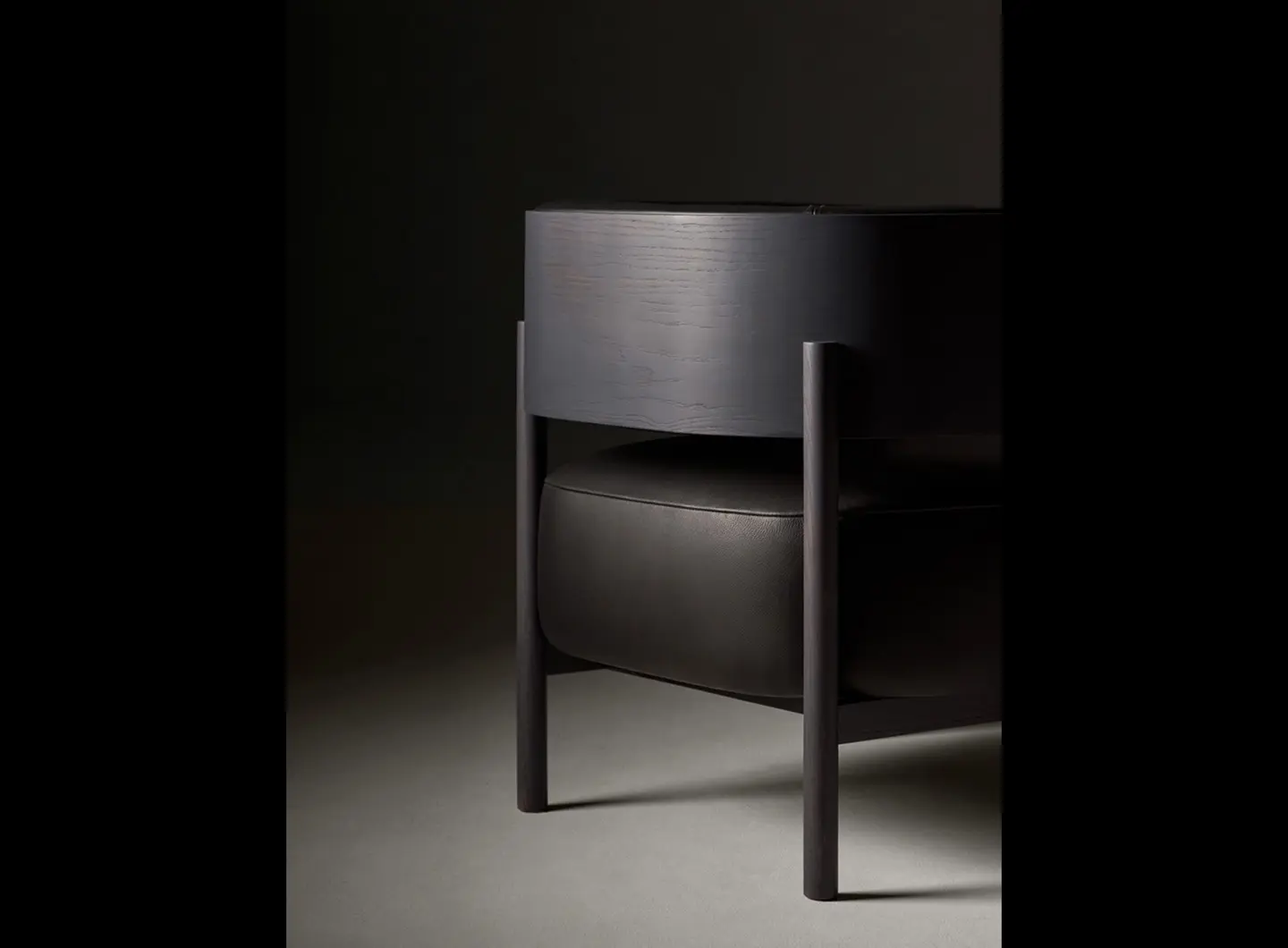 ALEXANDRA_JUDE_armchair_gallery_03.jpg