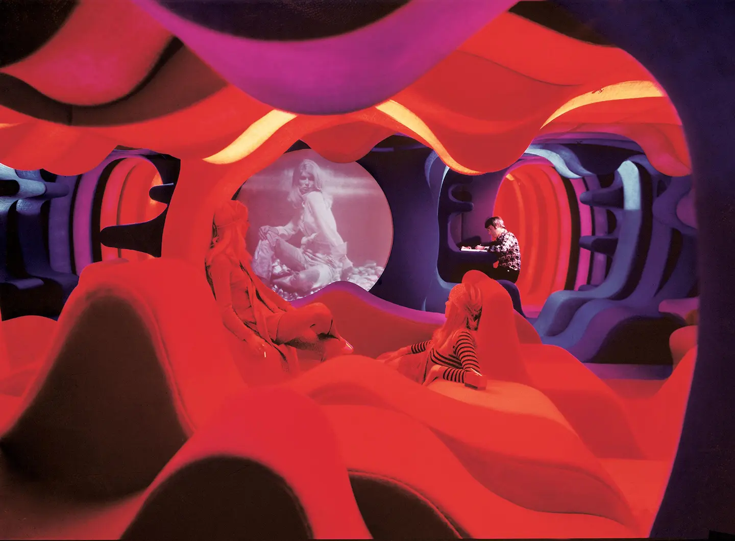 Verner Panton: Form, Colour, Space. Visiona 2 at the 1970 Cologne International Furniture Fair 
