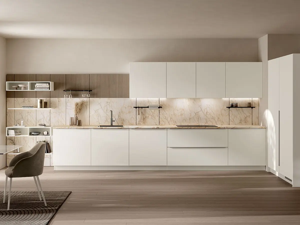 Cucina Moda - Composizione lineare, ante PET Bianco Talco.