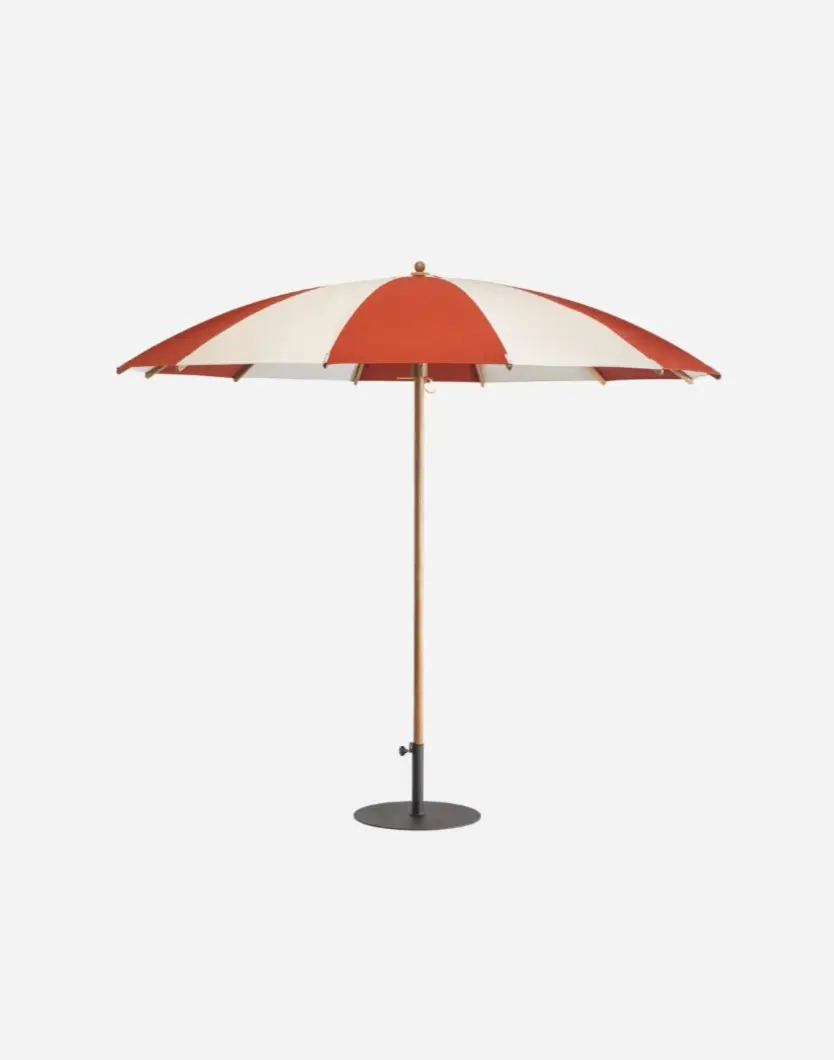 Ginko parasol with iron base clad in Lava Stone London Smoke.