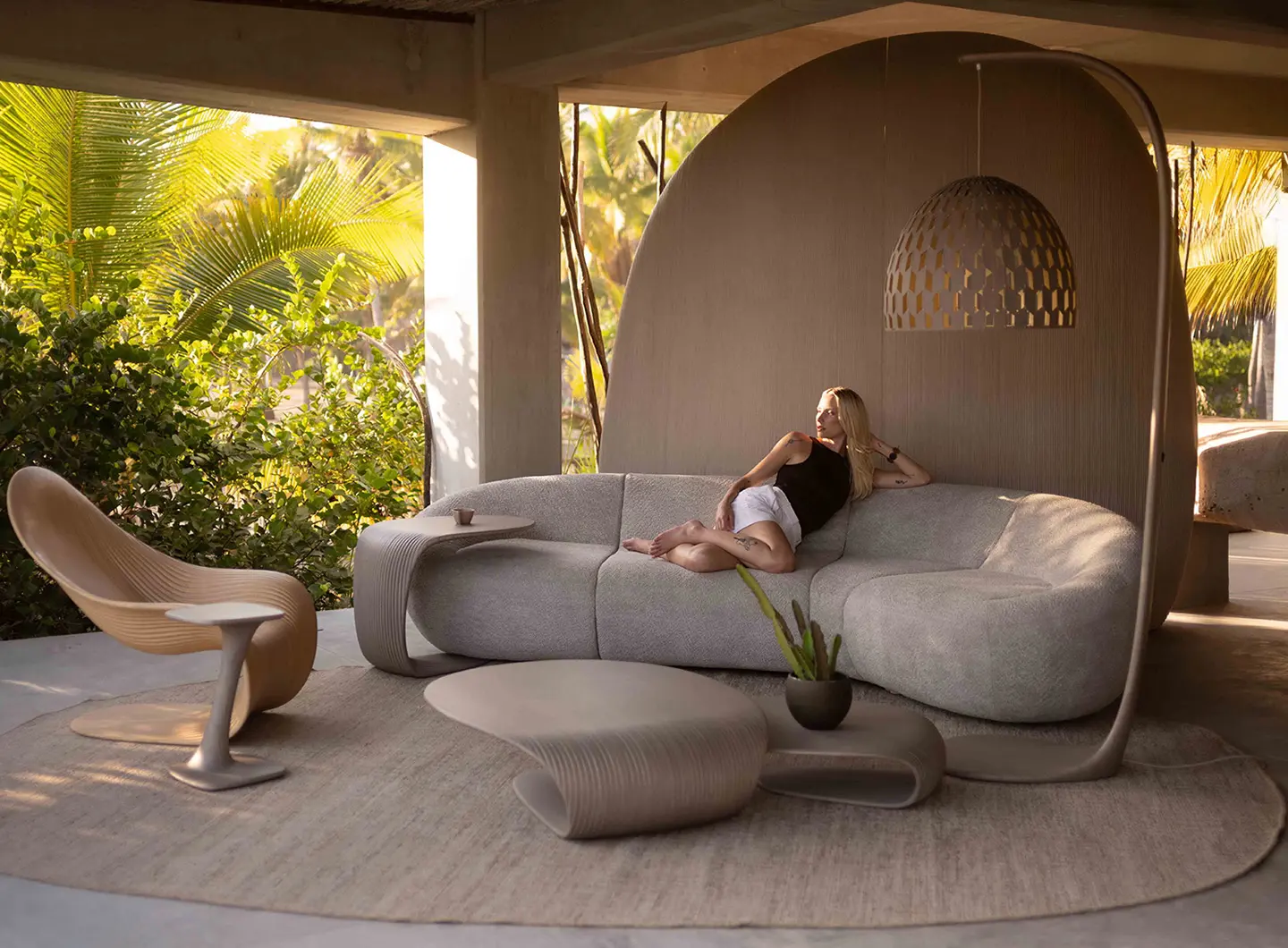 Nuuk Modular Sofa, Palm Coffee Tables, Floor Pendant Lamp, Fogli Chair, Piegatto