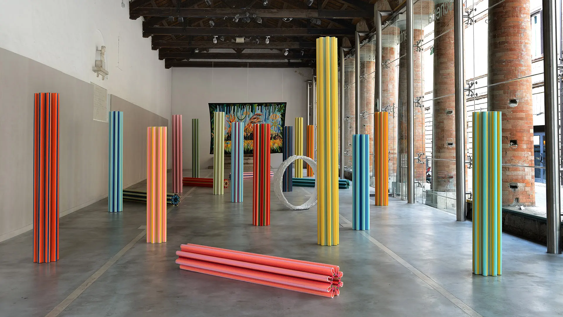 "UNAROMA": Matteo Nasini, Neolithic Sunshine, 2018, installazione presso il Centro Arti Visive Pescheria, Pesaro, ph Michele Sereni